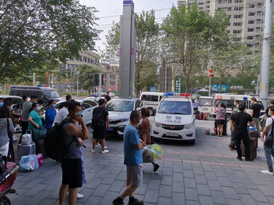 在疫情高发区，他们高效执着！