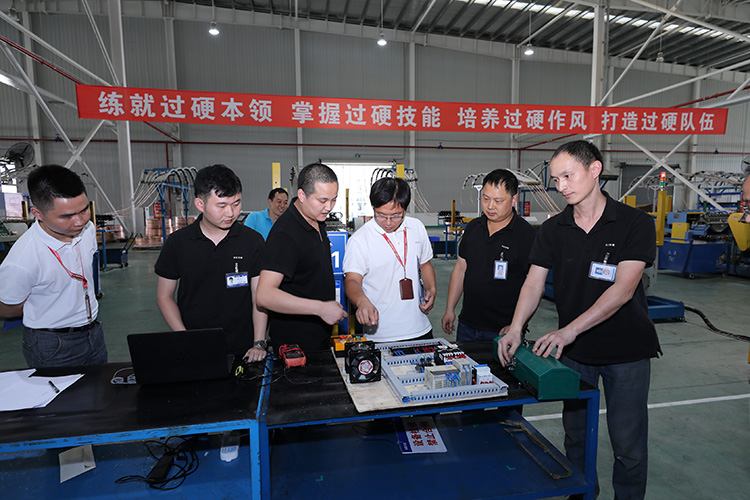 长虹空调公司举办维修技术比武活动