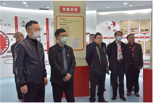 公司工会主席邬江到合肥看望异地公司员工
