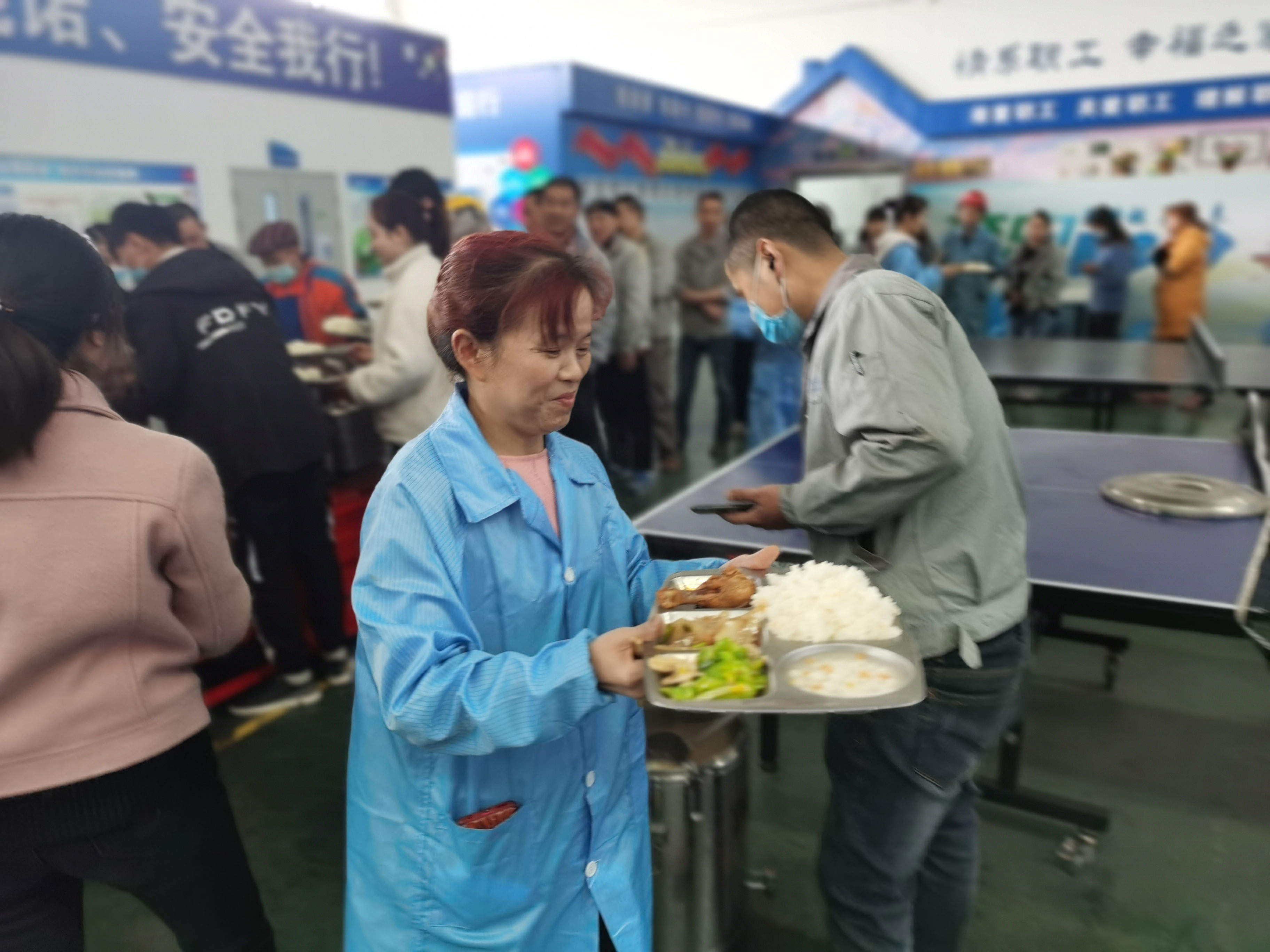 车间里的元宵佳节
