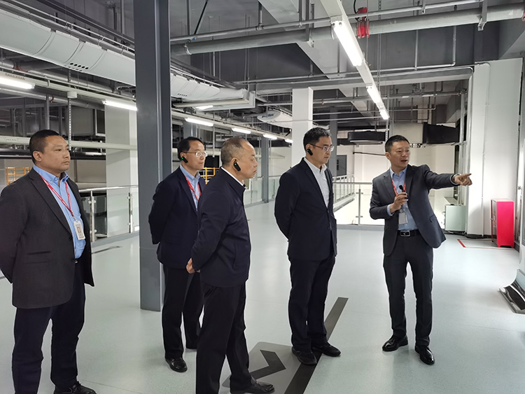 省工会党组书记、副主席胥纯一行深入长虹智能产业园调研