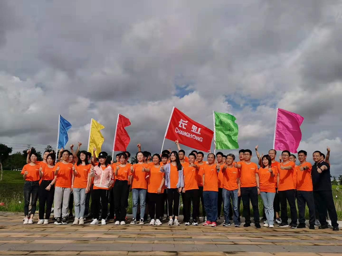 不负韶华 未来可期，公司新入职大学生整装待发！