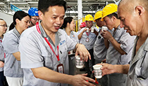 战高温，抗酷暑，我们在一起！--模塑公司开展高温慰问行动