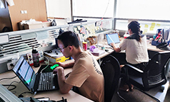 致敬 | 40℃高温下坚守岗位的长虹教育人