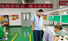 电子部品公司电工比武砺匠心 竞技正当时